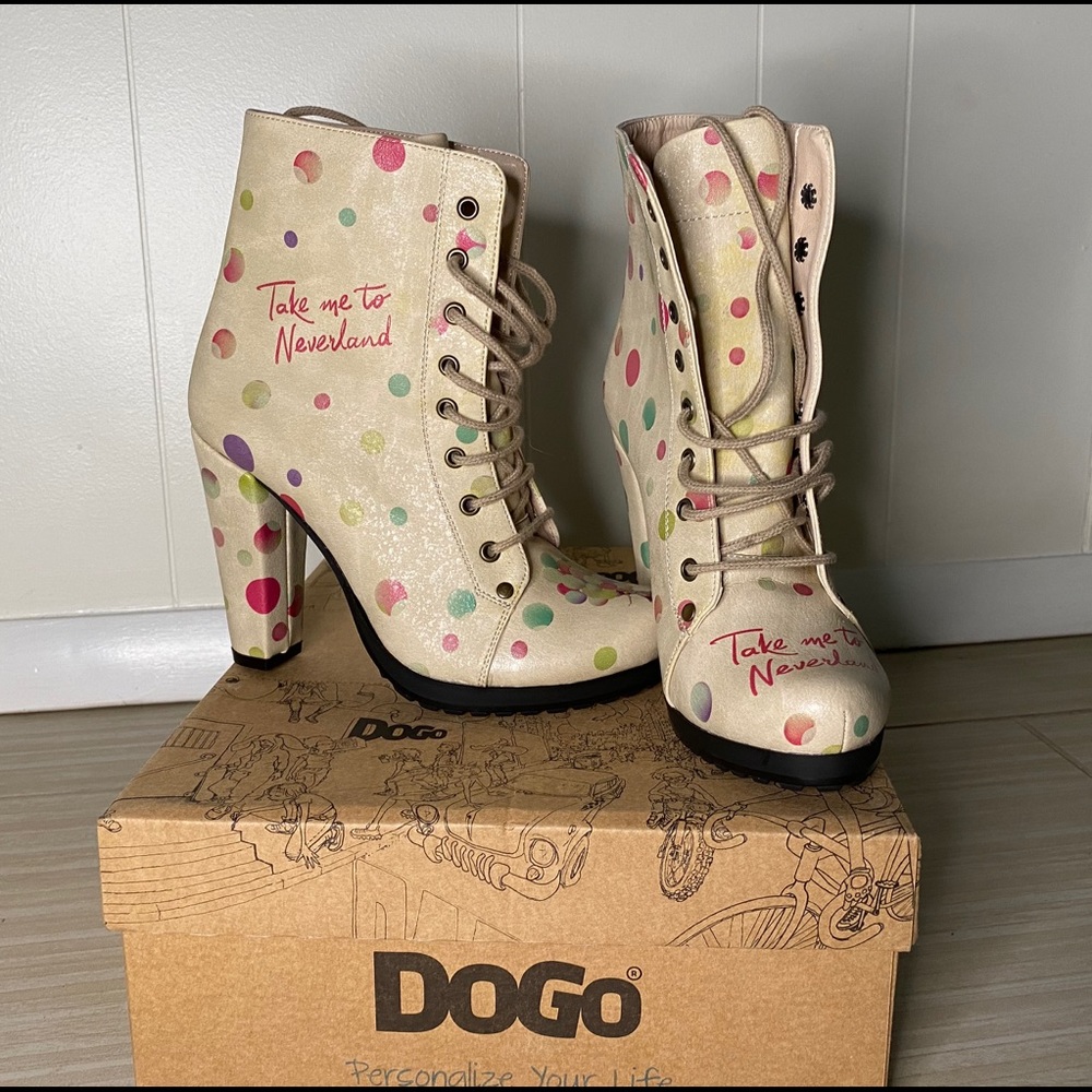NWT DOGO booties
